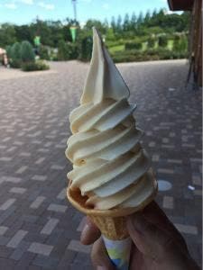 赤い屋根の売店