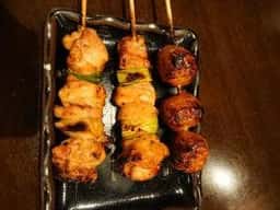 炭火焼鳥 はちな