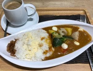 HUGHUG cafe
