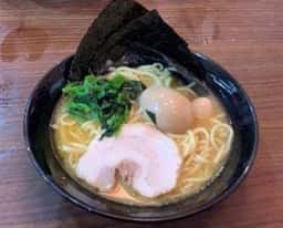 横濱家系ラーメン 秋津商店