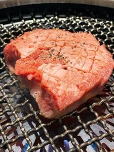 焼肉ホルモン 進