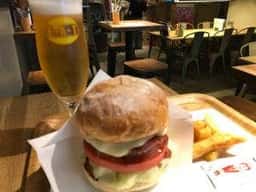 E・A・T GRILL & BAR