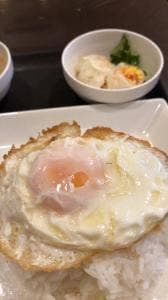 ポム タイ料理