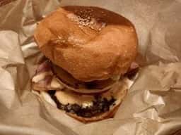 BETWEEN THE BREAD 道の駅びえい白金ビルケ