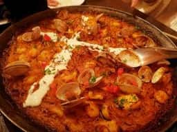 トロススペイン グリルアンドバル