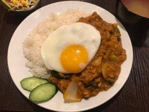 アジアン料理 サイリ
