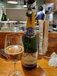 スタンドシャン食 TOKYO恵比寿 Champagne & GYOZA BAR