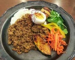 スパイスカレーとおやつ Curia Lente
