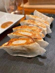 スタンドシャン食 TOKYO恵比寿 Champagne & GYOZA BAR