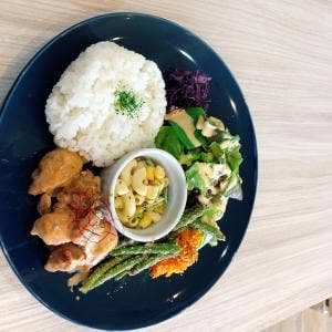 flower natural food cafe
