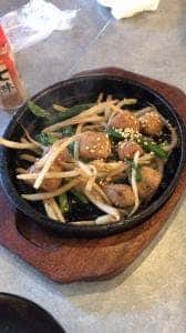 オクヨシ精肉所 アメ横ガード下飲食街