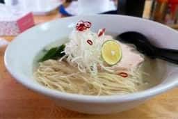 焼鳥 ホワイトはうす