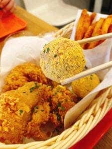 CRISPY CHICKEN n’ TOMATO 学芸大学店