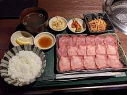 牛タン焼肉 本町肉倶楽部 tongue be たんべえ