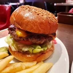 BROZERS' Hamburger 新富町店