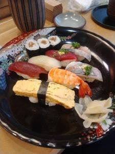 鮨ましこ