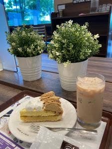 カフェ・ド・クリエ プラス 新宿ガーデンタワー店