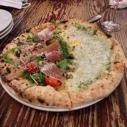 カフェ ラ・ボエム 新宿御苑