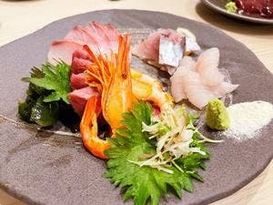 六然