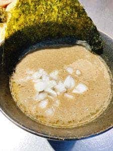 らぁ麺 鶏と鳴く。