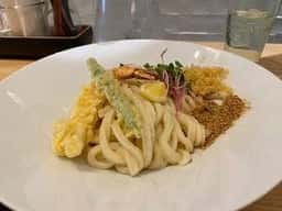 コナ ミズ シオ