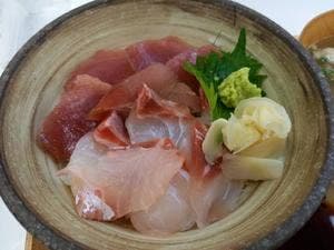 おさかな食堂うおよし