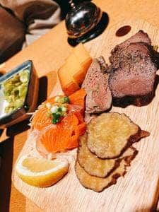 焼鳥と燻製の居酒屋さん もっくん