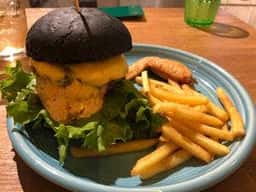 BURGER&BEER COLOR 大手町