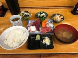 三代目 田久保食堂