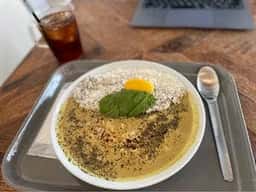 almond hostel & cafe カフェラウンジ