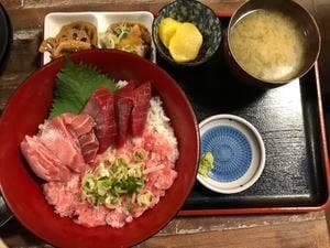 けんじ屋 兼 三浦の磯焼き屋
