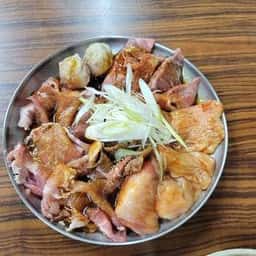 鉄板スタミナ 肉焼や
