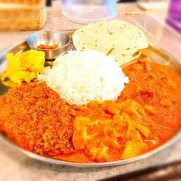 スパイスカレーと酒のアテ トリステッサ