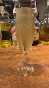 貝と白ワインのバル KAKIMARU 綾小路店