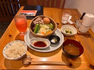 お食事処 極楽亭