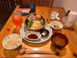 お食事処 極楽亭