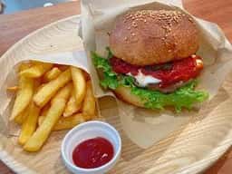 aiwo white junk food