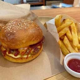 aiwo white junk food