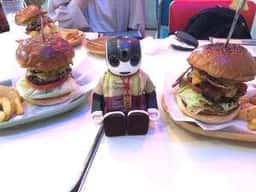 創業20年プレミアムバーガーの店 UNCHAIN DINER