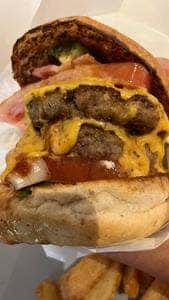 Greedy Burger 名古屋駅店