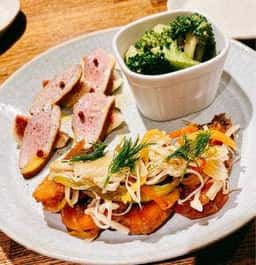 日本ワインとスパイス ブロディ