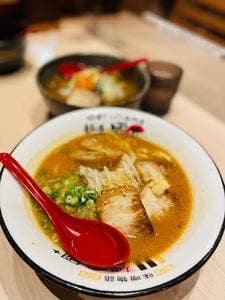 麺屋・國丸。靭公園前店