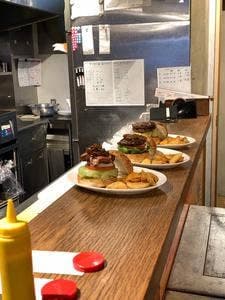 ハンバーガー&サンドイッチ ベイス