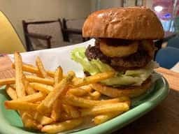 創業20年プレミアムバーガーの店 UNCHAIN DINER