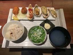 ザ カーブ ド オイスター