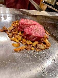 ステーキ とみい