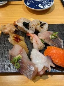 鮨 酒 肴 杉玉 うらぶくろ