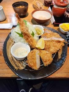 とんかつ豚ゴリラ 新京極六角店
