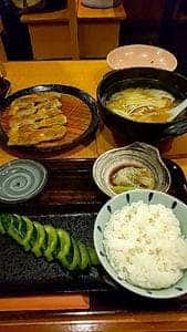 餃子専門店 味奉行 本店