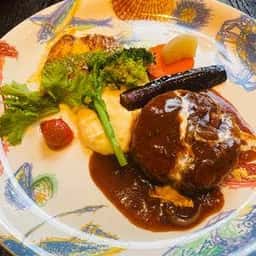 レストラン Moegi Kuriya